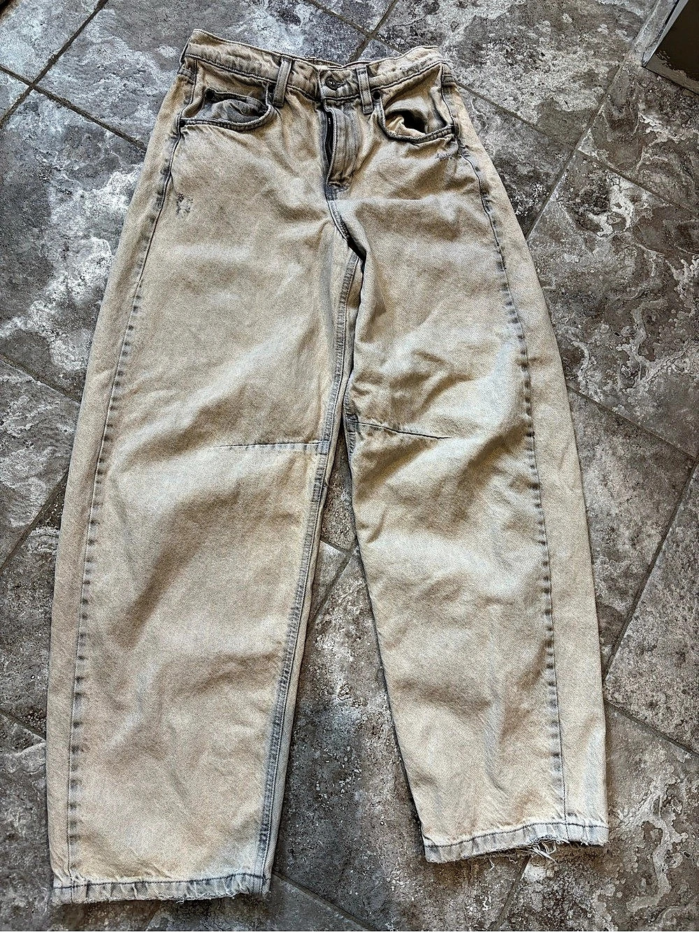 BDG Logan Buckle Baggy Barrel Jeans Beige Waist 28W